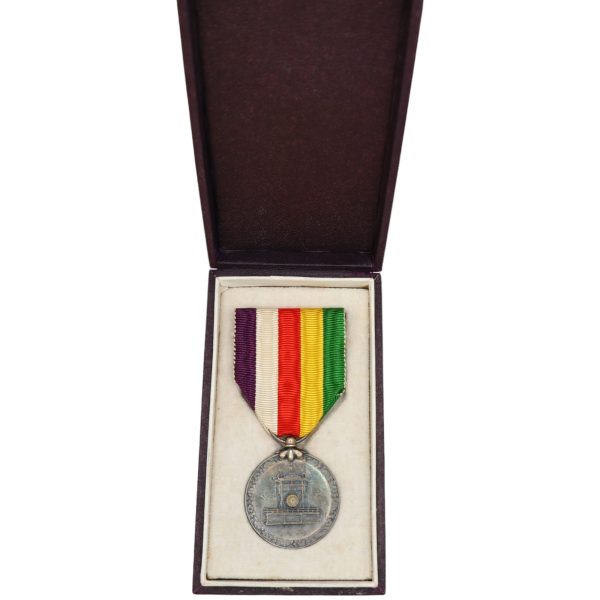 hirohito-entroment-medal-with-case