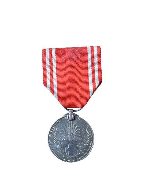 Japanese WW2 Red Cross Medal ( Damaged )
