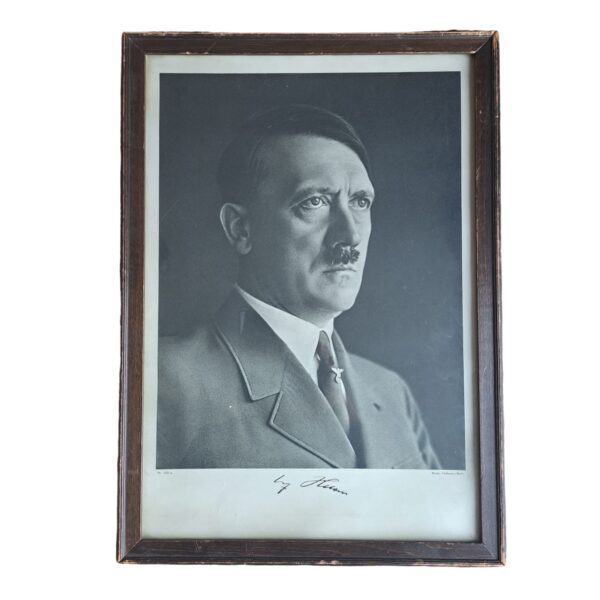 state portret adolf hitler with frame