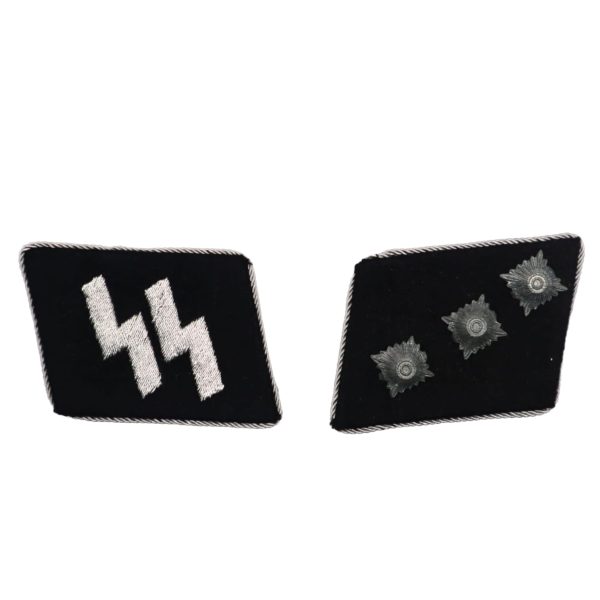 Waffen SS Untersturmführer collar tabs