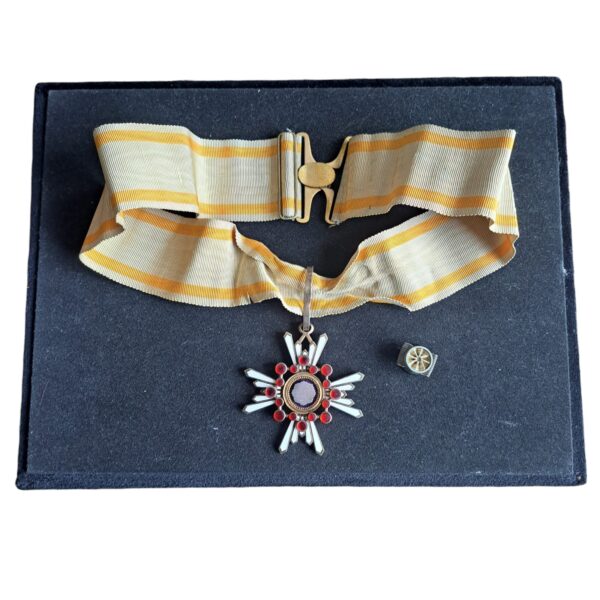 order of the sacred treasure 3th class medaille
