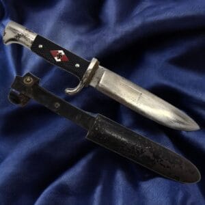hj dagger bleu